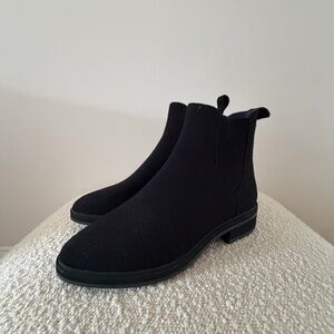 Rothy’s Lug Merino Wool Boot in Black (8.5)